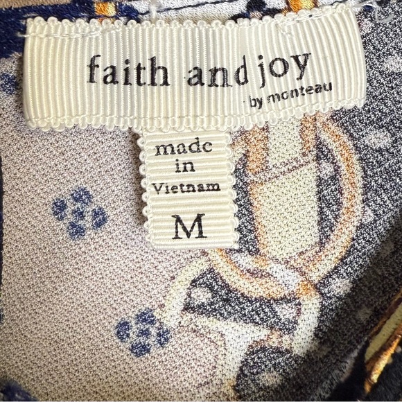 Faith and Joy Chic Chain Print Top - Picture 4 of 4